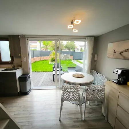 Apartment Havre De Paix Avec Jardin Privatif Et Parking Gratuit A 15 Min De Versailles Montigny-le-Bretonneux