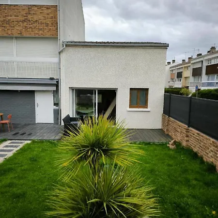 Havre De Paix Avec Jardin Privatif Et Parking Gratuit A 15 Min De Versailles *