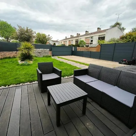 Havre De Paix Avec Jardin Privatif Et Parking Gratuit A 15 Min De Versailles Montigny-le-Bretonneux